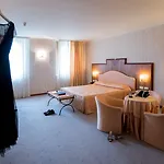 Отель Phi Astoria 4*