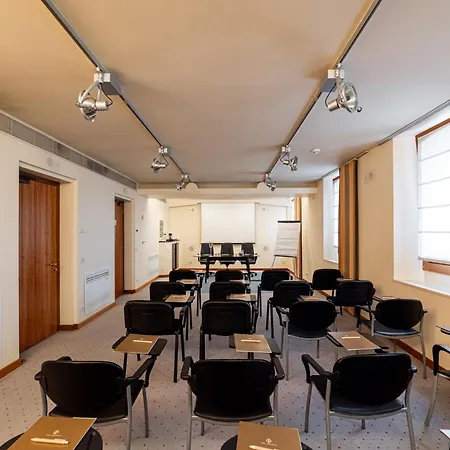 Phi Astoria 4* 苏塞加纳