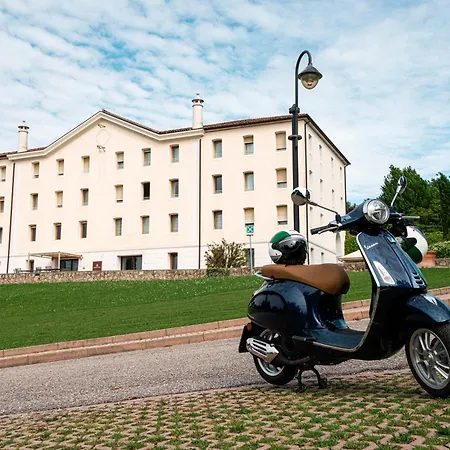 酒店 Phi Astoria 4*