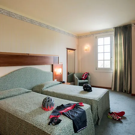 酒店 Phi Astoria 4*