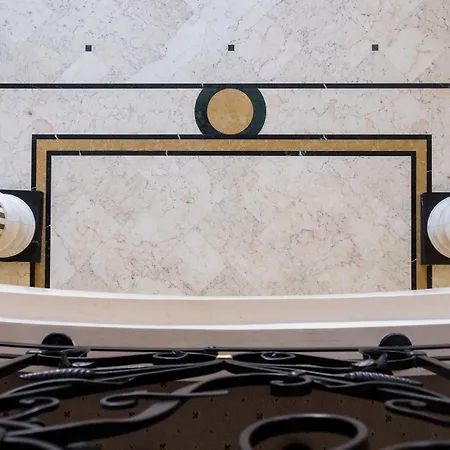 Phi Astoria 酒店 苏塞加纳