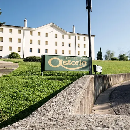 Phi Astoria 酒店 4*