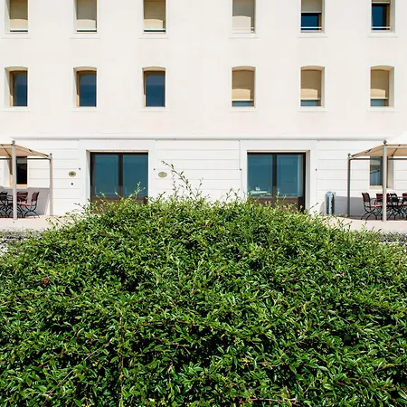 Phi Astoria 4* 苏塞加纳