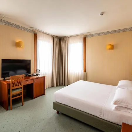 Phi Astoria Hotel