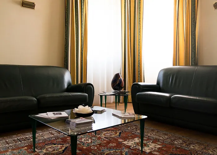 Hotel Phi Astoria 4*