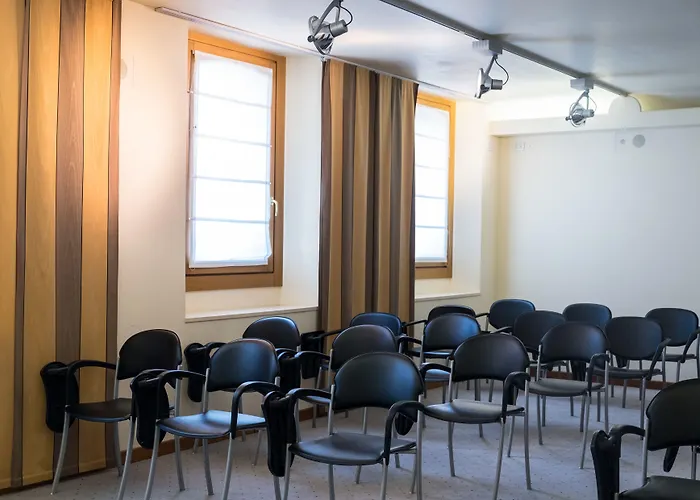 Phi Astoria Hotel 4*