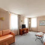מלון Phi Astoria 4*