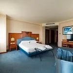 Phi Astoria 4*