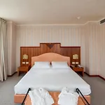 Phi Astoria מלון Susegana