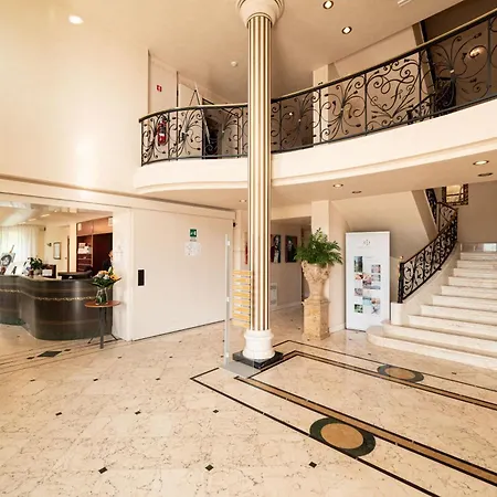 Phi Astoria Hotell Susegana