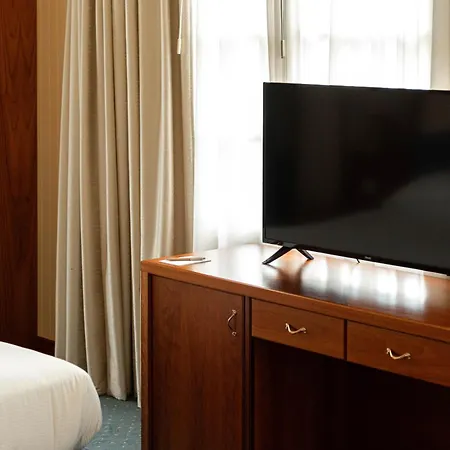 Hotel Phi Astoria