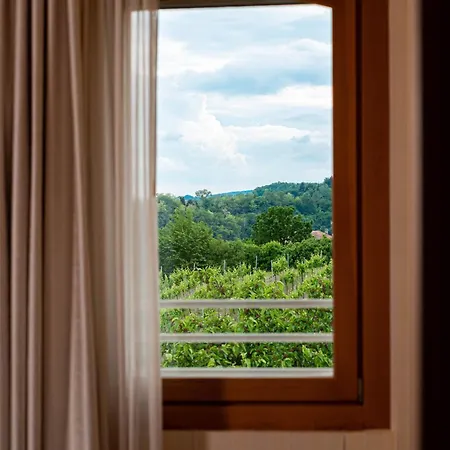 Phi Astoria Hotel 4*