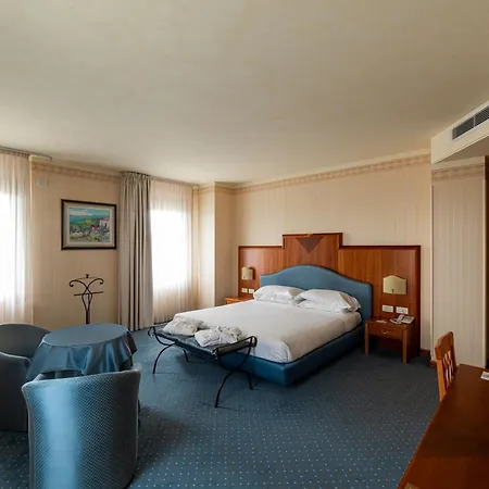 Phi Astoria Hotell Susegana