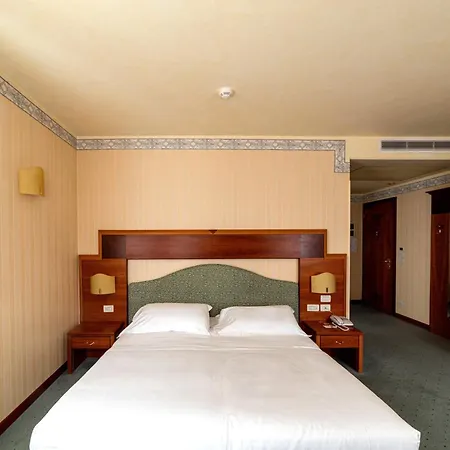 Hotell Phi Astoria