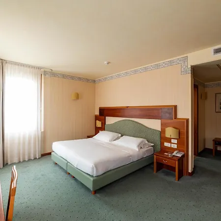 Phi Astoria Hotell Susegana