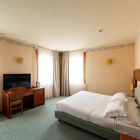 Hotell Phi Astoria Susegana