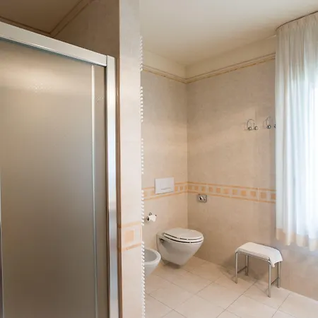 Hotel Phi Astoria 4*