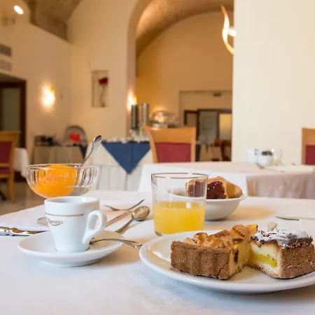 Phi Astoria فندق Susegana