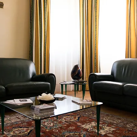 Hotel Phi Astoria 4*