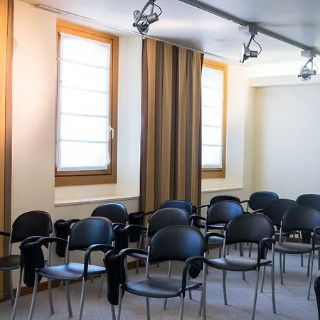 Phi Astoria Hotel 4*